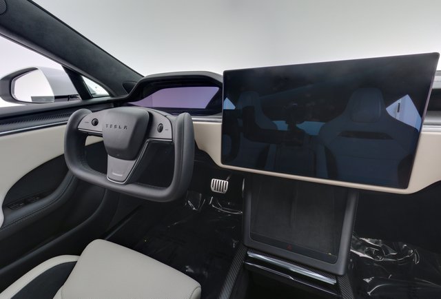 2025 Tesla Model S — photo 20 of 24