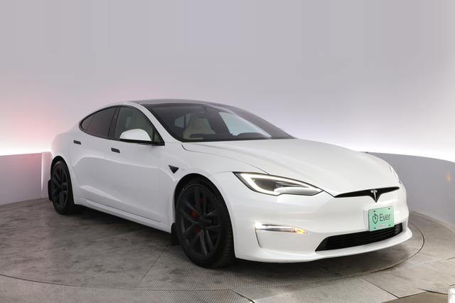 2025 Tesla Model S — photo 10 of 24