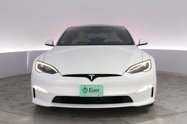 2025 Tesla Model S — photo 9 of 24