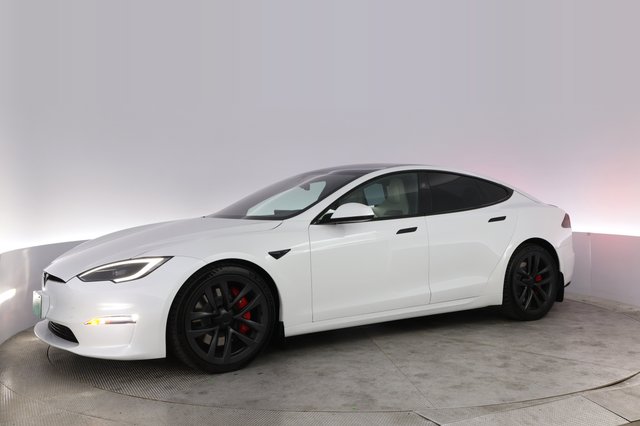 2025 Tesla Model S — photo 14 of 24