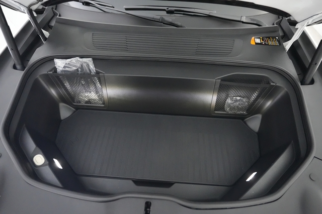 2025 Rivian R1S