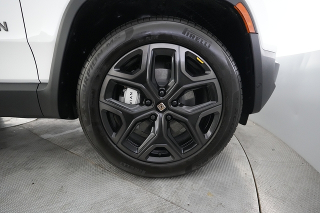 2025 Rivian R1S
