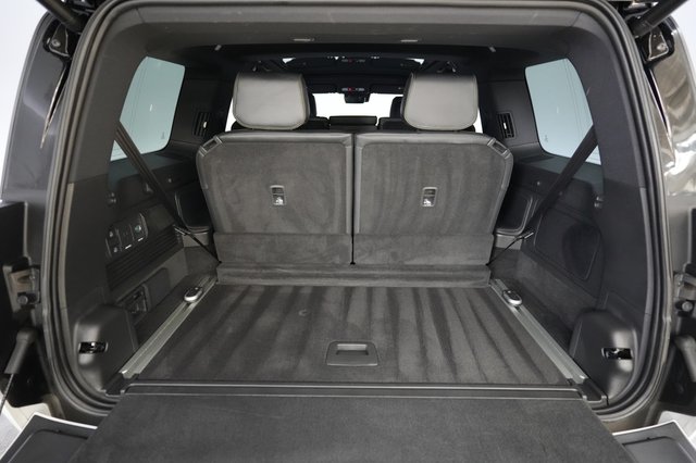 2025 Rivian R1S — photo 6 of 28