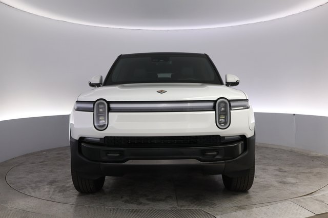 2025 Rivian R1S — photo 9 of 28