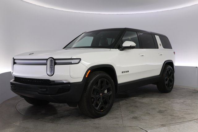 2025 Rivian R1S — VIN 7PDSGBBA2SN073651
