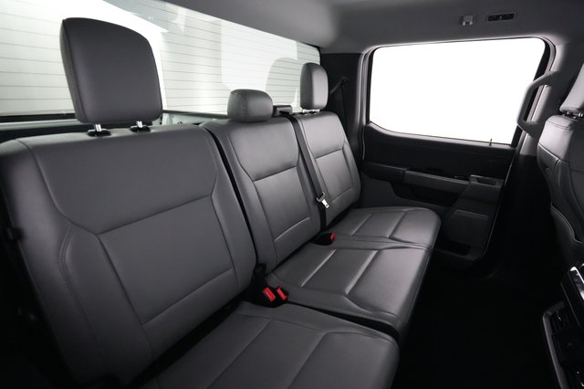 2025 Ford F-150 Lightning — photo 4 of 18