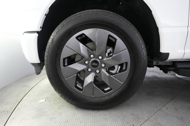 2025 Ford F-150 Lightning — photo 9 of 18