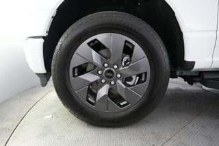 2025 Ford F-150 Lightning — photo 9 of 18