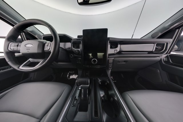 2025 Ford F-150 Lightning — photo 15 of 18