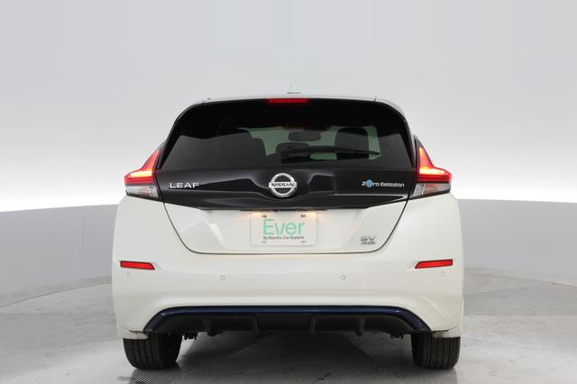 2022 Nissan Leaf — photo 7 of 21