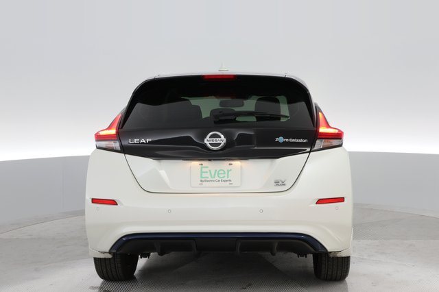 2022 Nissan Leaf — photo 7 of 21