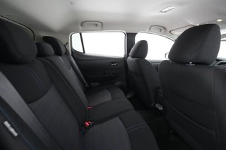 2022 Nissan Leaf — photo 16 of 21