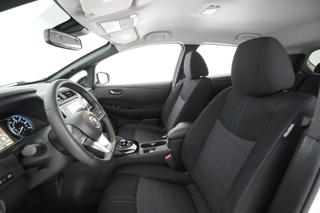 2022 Nissan Leaf — photo 3 of 21