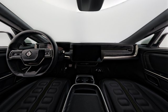 2023 Rivian R1T — photo 21 of 25