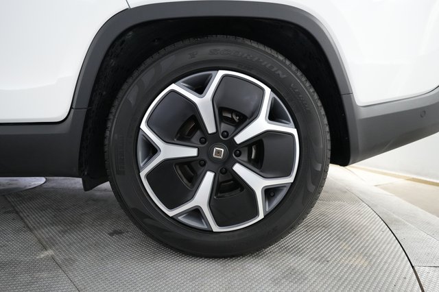 2023 Rivian R1T — photo 7 of 25
