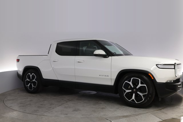 2023 Rivian R1T — photo 11 of 25