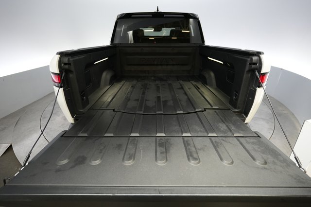 2023 Rivian R1T — photo 6 of 25