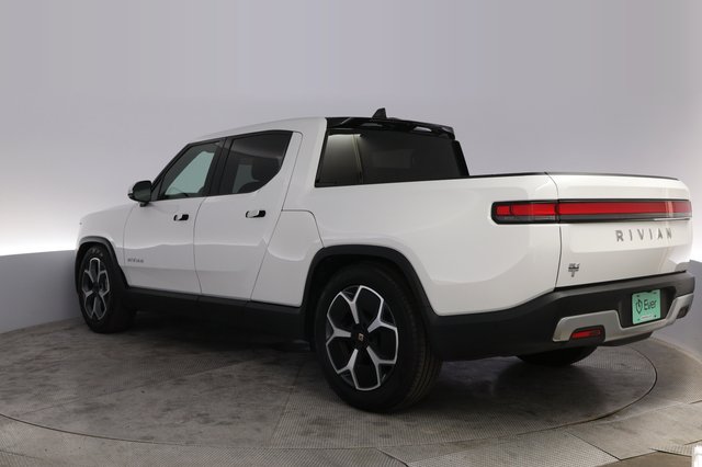 2023 Rivian R1T — photo 13 of 25