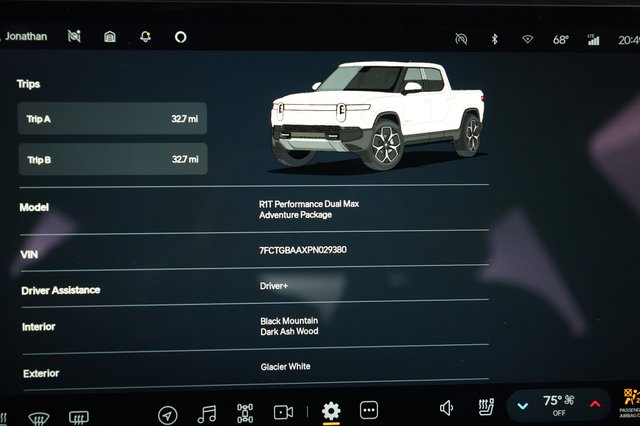 2023 Rivian R1T — photo 5 of 25