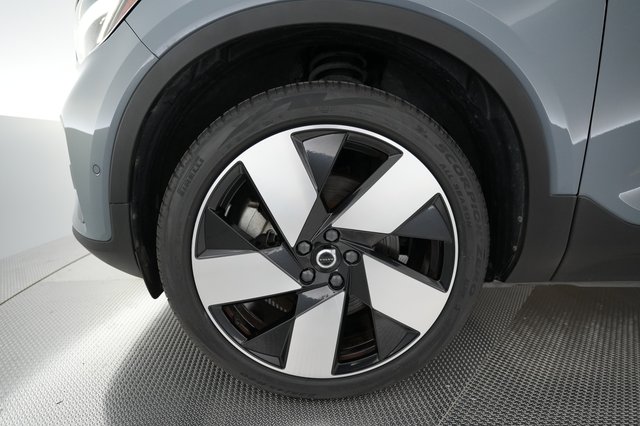 2023 Volvo C40 Recharge — photo 14 of 22