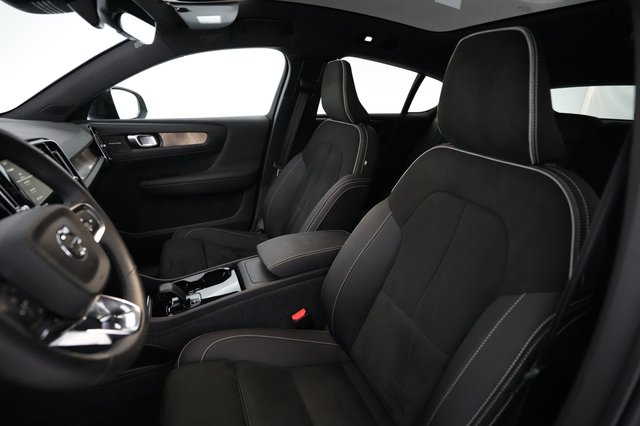 2023 Volvo C40 Recharge — photo 3 of 22