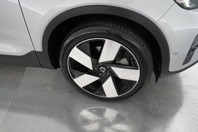 2023 Volvo C40 Recharge — photo 13 of 19