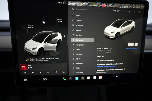 2023 Tesla Model Y — photo 5 of 26