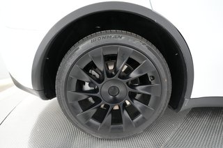 2023 Tesla Model Y — photo 7 of 26