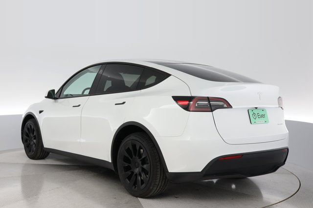 2023 Tesla Model Y — photo 11 of 26