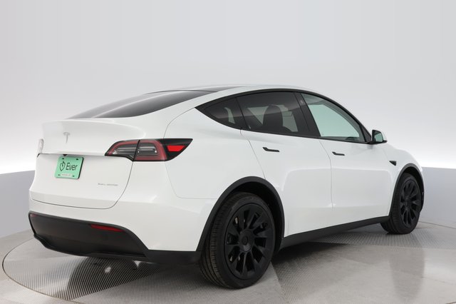 2023 Tesla Model Y — photo 2 of 26