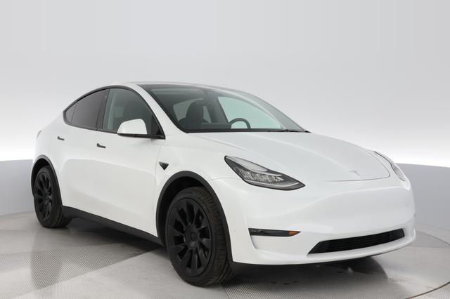 2023 Tesla Model Y — photo 9 of 26
