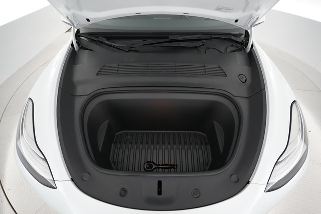 2023 Tesla Model Y — photo 21 of 26