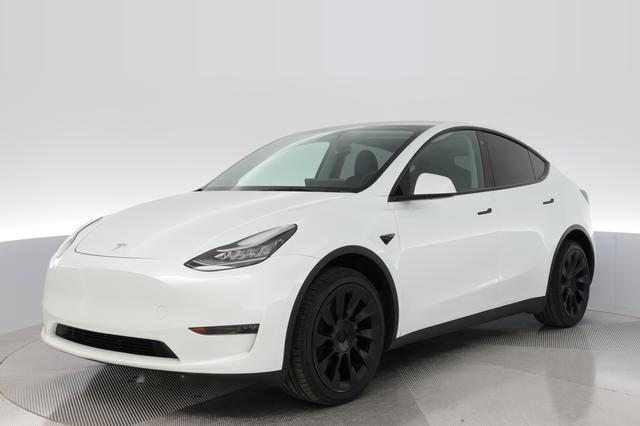 2023 Tesla Model Y — VIN 7SAYGDEE4PA034769