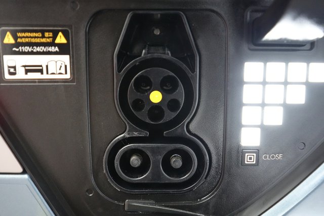 2024 Hyundai IONIQ 5 — photo 8 of 21