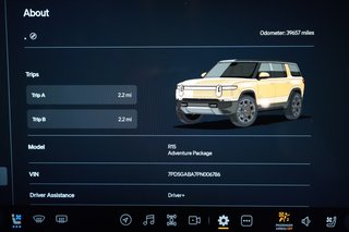 2023 Rivian R1S — photo 5 of 26