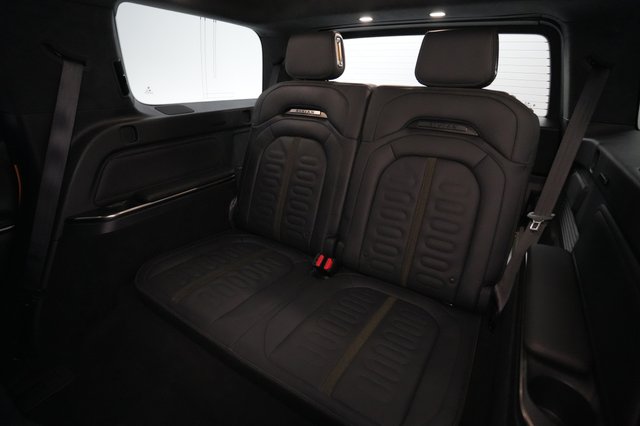 2023 Rivian R1S — photo 20 of 26