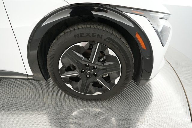 2025 Kia EV6 — photo 15 of 22