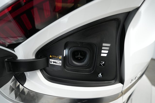2025 Kia EV6 — photo 8 of 22