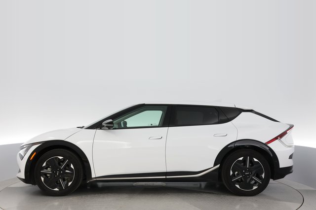 2025 Kia EV6 — photo 12 of 22