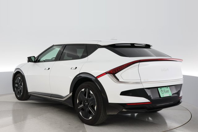 2025 Kia EV6 — photo 11 of 22