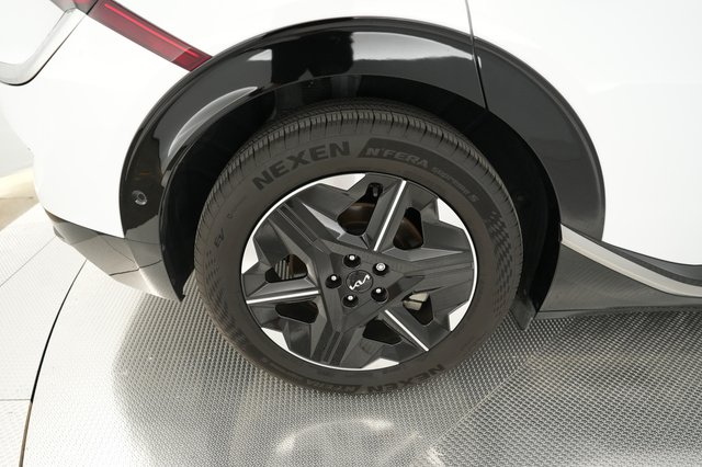 2025 Kia EV6 — photo 14 of 22