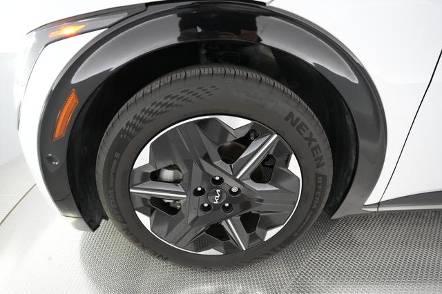 2025 Kia EV6 — photo 7 of 22