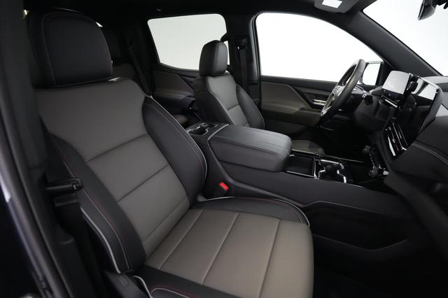 2026 Chevrolet Silverado EV — photo 4 of 15