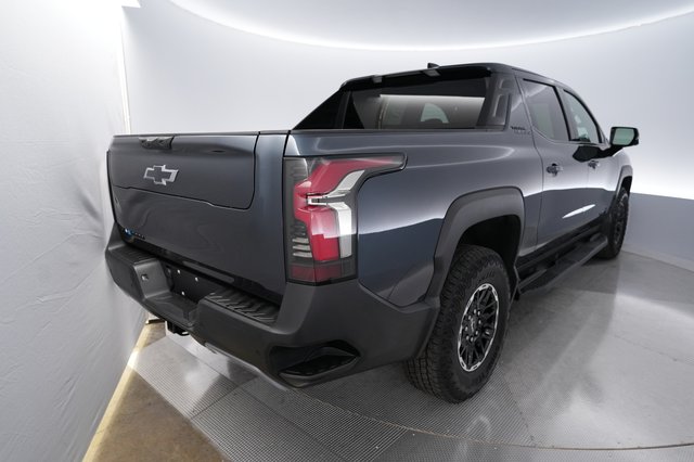 2026 Chevrolet Silverado EV — photo 2 of 15