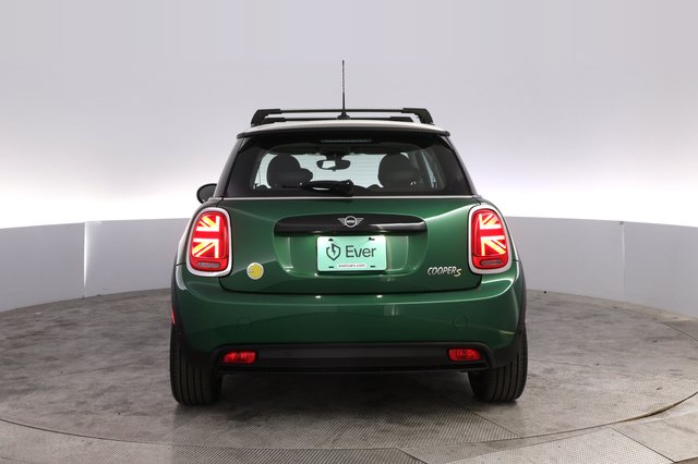 2022 MINI Cooper SE — photo 12 of 27