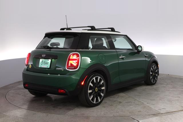 2022 MINI Cooper SE — photo 2 of 27