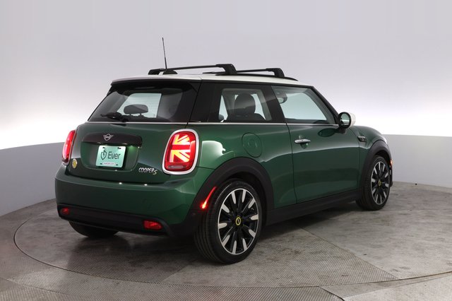 2022 MINI Cooper SE — photo 2 of 27