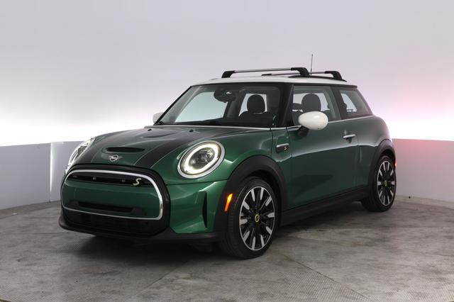 2022 MINI Cooper SE — VIN WMW13DJ04N2R08431