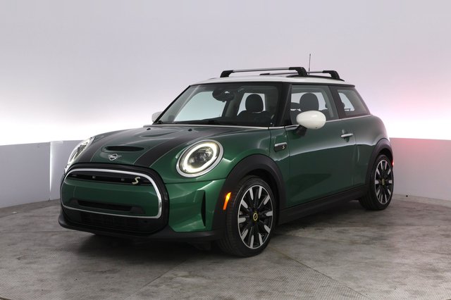 2022 MINI Cooper SE — VIN WMW13DJ04N2R08431