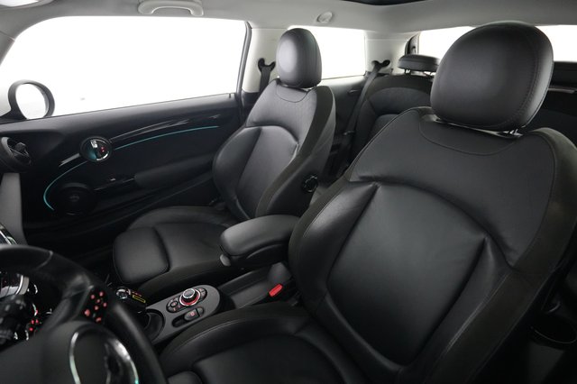 2022 MINI Cooper SE — photo 3 of 27